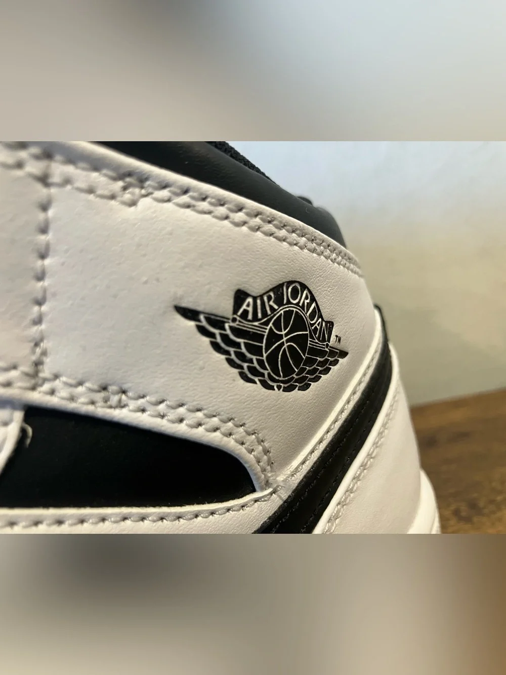 Jordan - (GS) Air Jordan 1 Mid 'White Black'KID'S